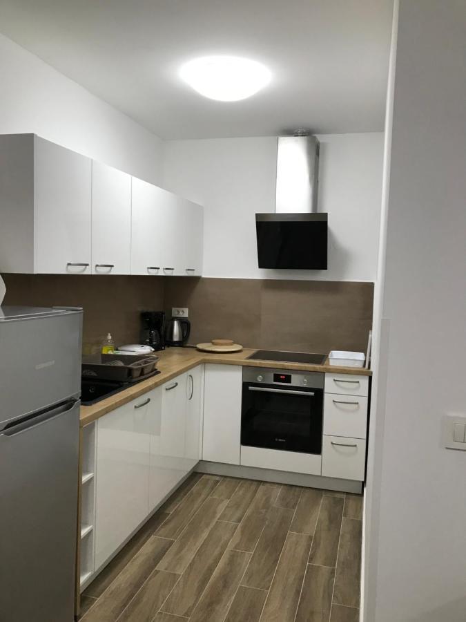 Apartmani Matea 茨雷斯 外观 照片